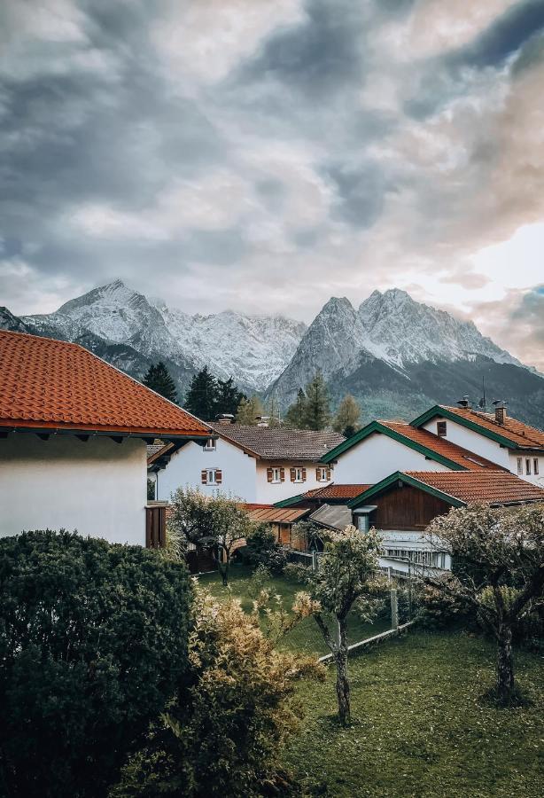 Haus Mit Wunderschoenem Ausblick Und Garten Garmisch-Partenkirchen Extérieur photo
