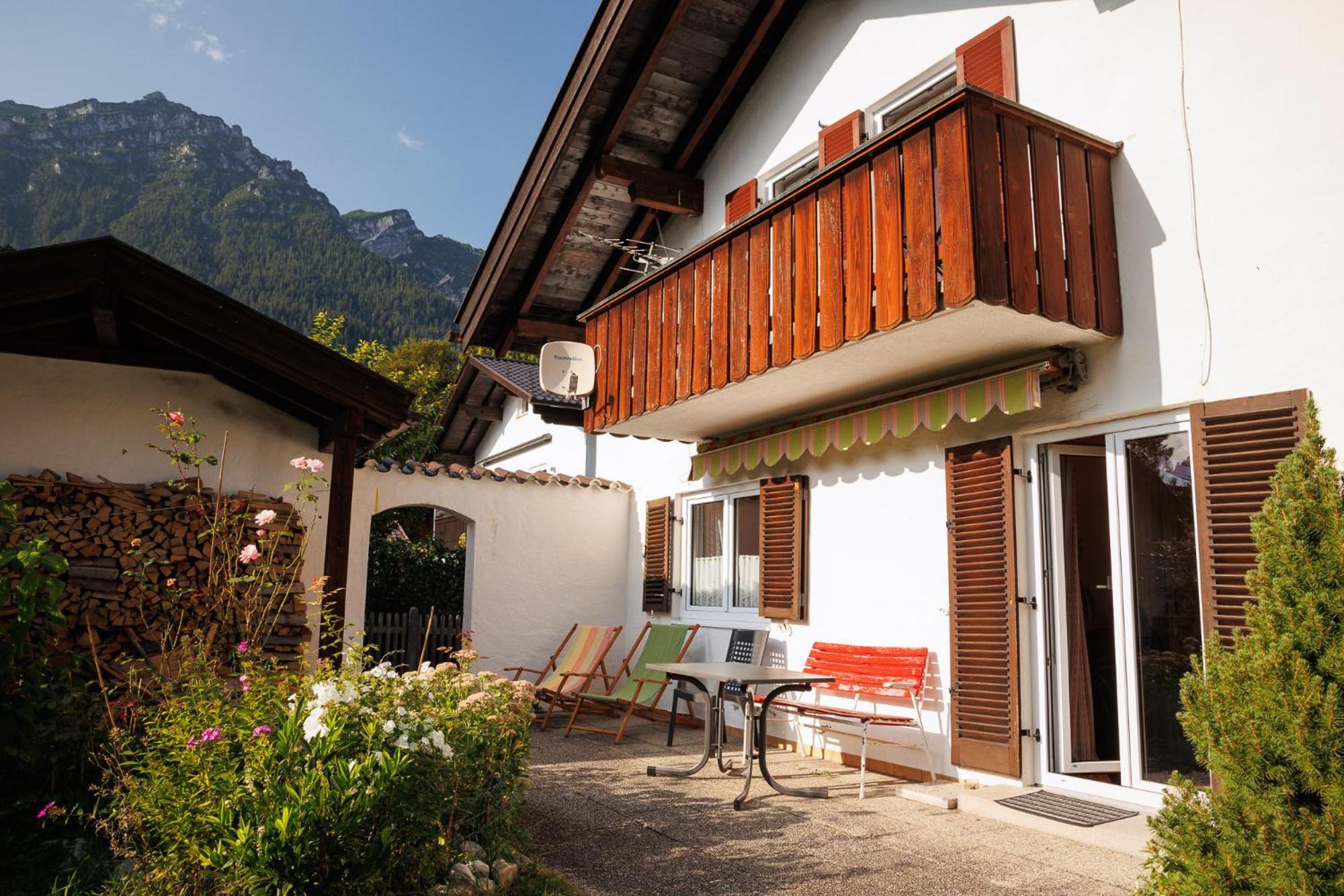 Haus Mit Wunderschoenem Ausblick Und Garten Garmisch-Partenkirchen Extérieur photo